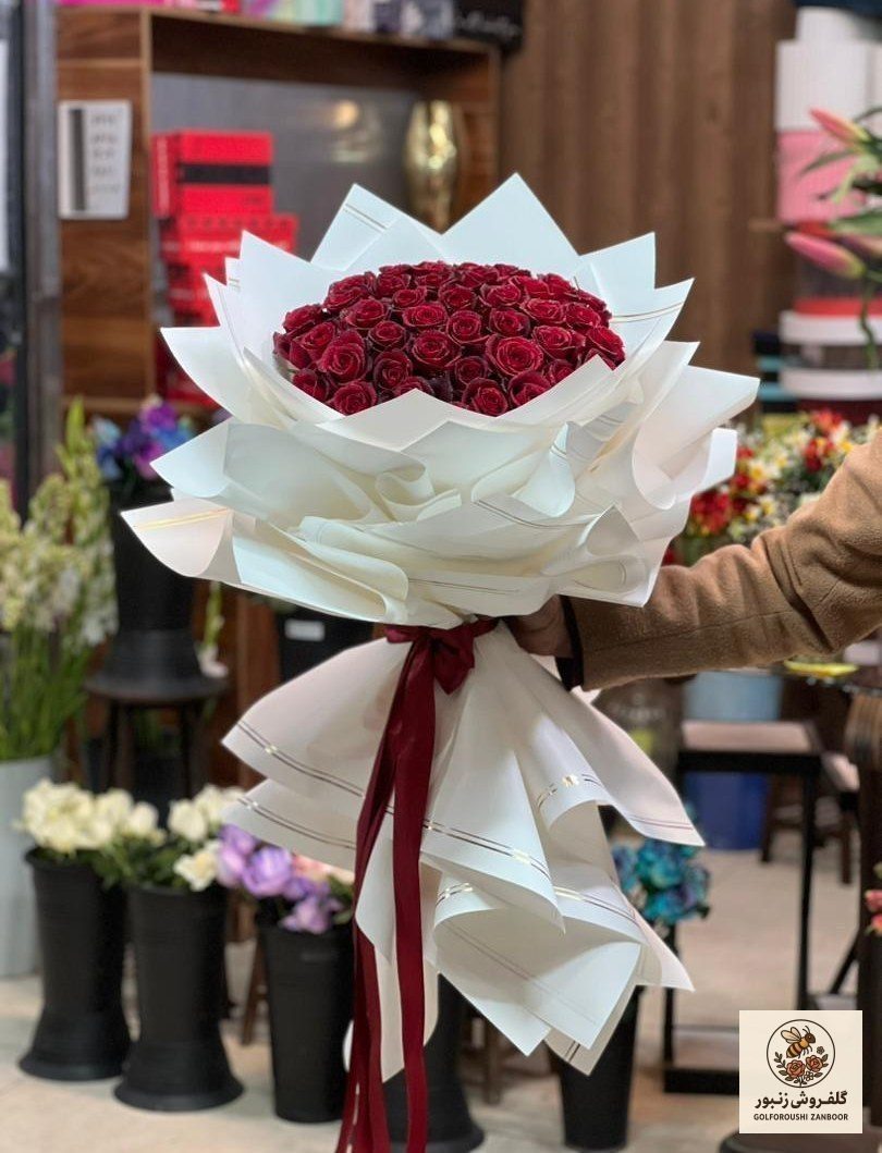 دسته گل طبیعی ۴۰ شاخه رز کاغذ پیچی حرفه ای | کد: ZNB-EFN