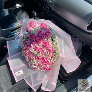 دسته گل سورپرایز رز صورتی و ژیپسوفیلا کد ۳۱۲ | کد: ZNB-IDX | کد: ZNB-TRB-44E649256D714C749802EB3B8ECAE4FD