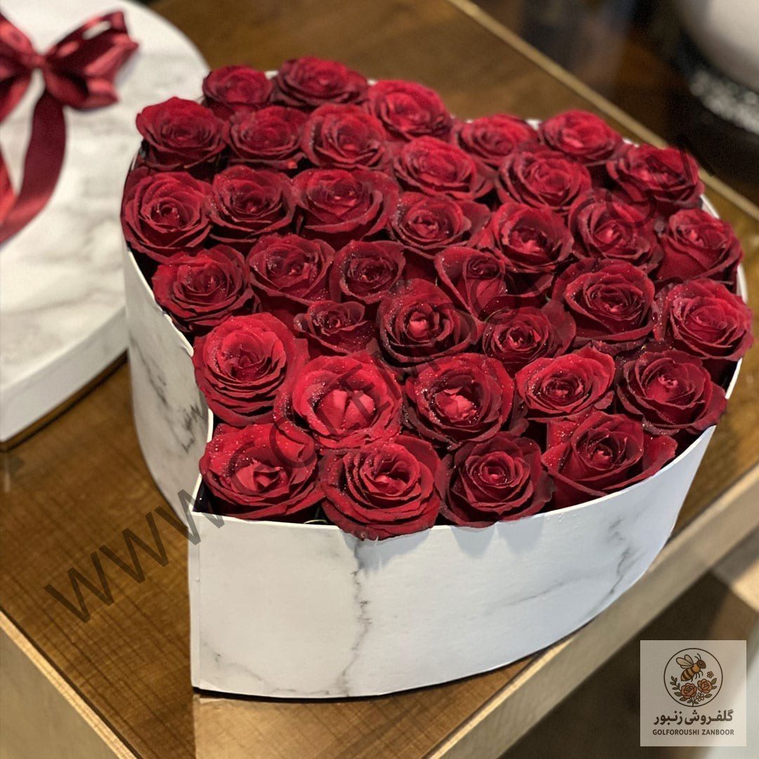 باکس گل قلب قرمز | کد: ZNB-17VG