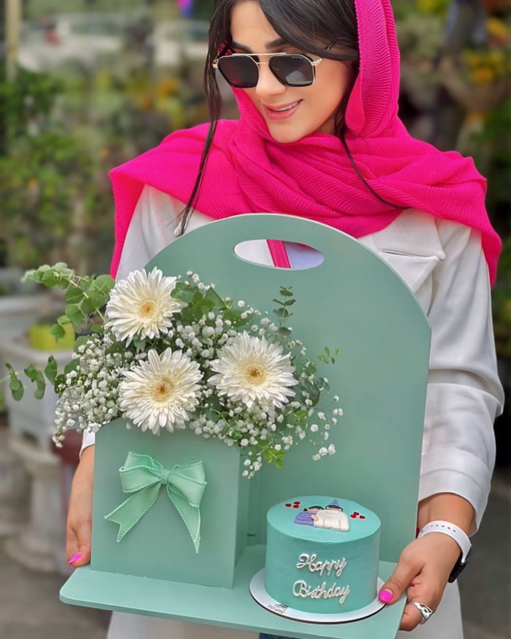 استند کیک و گل فیروزه